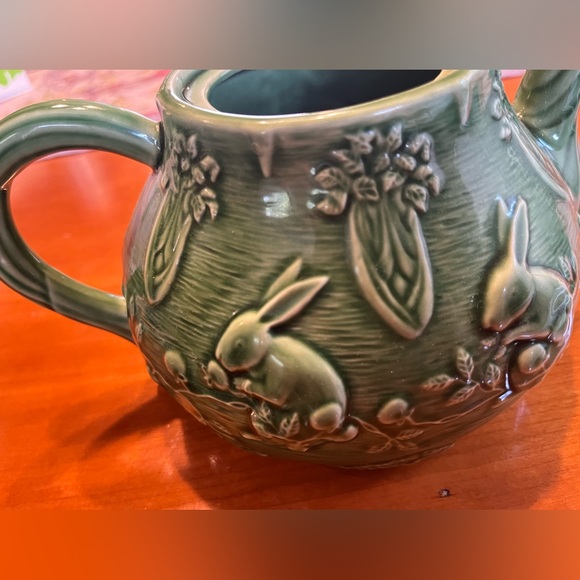Bordallo Pinheiro carrot bunnies Easter 
Green teapot broken lid - Picture 3 of 5